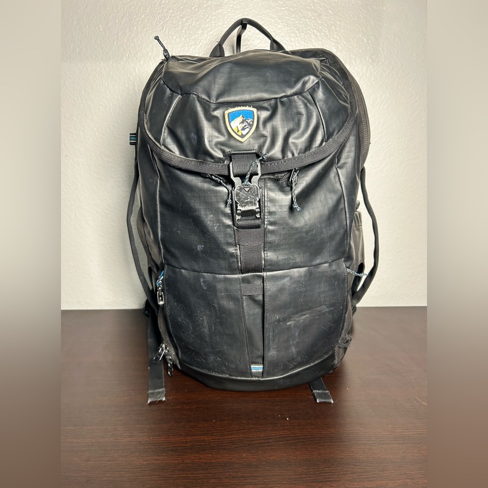 Kuhl Eskape Escape Black 25L Backpack Carryon Bag